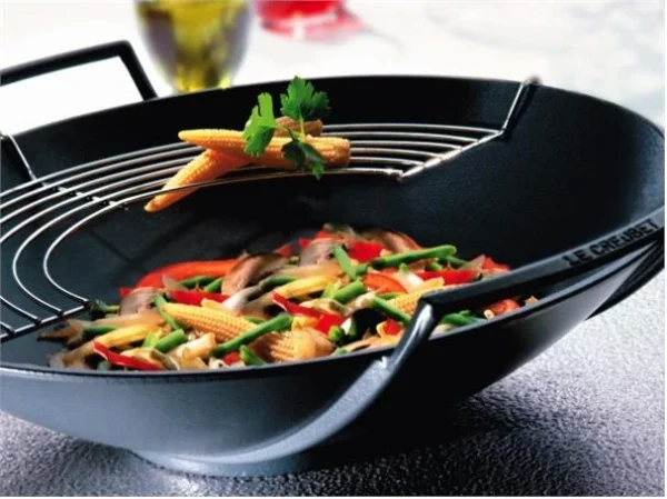 Le Creuset Wok 3