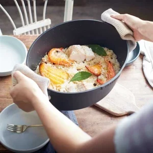 Cocotte Légère Ovale En Fonte D’aluminium 32 Cm 6,5 L Coloris Noir 8